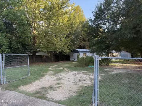 702 SE 2nd St, Magee, MS 39111 photo 2