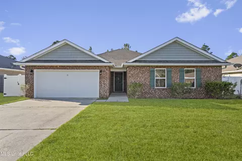 13 Whisperwood Ln, Ocean Springs, MS 39564