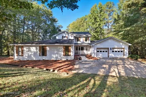 345 Lakeway Dr, Brandon, MS 39047