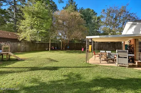Exterior - 718 Tanglewood Dr, Clinton, MS 39056 photo 6 of 7