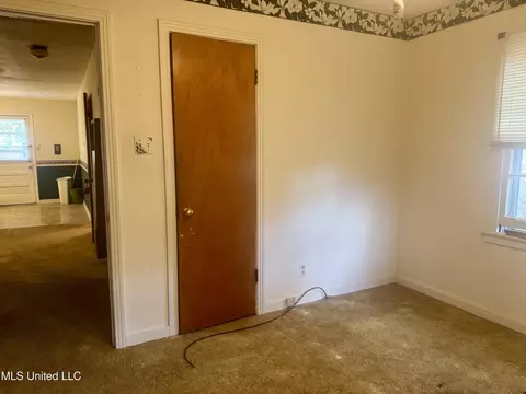 Bedroom - 122 Weir Ct, Natchez, MS 39120 photo 2 of 2