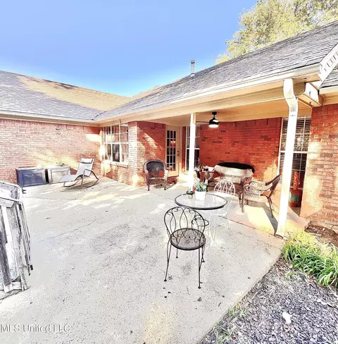103 Keestone Dr, Senatobia, MS 38668 photo 5