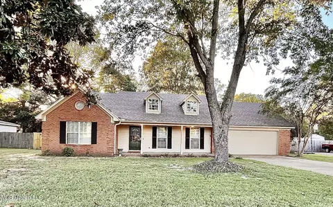 103 Keestone Dr, Senatobia, MS 38668