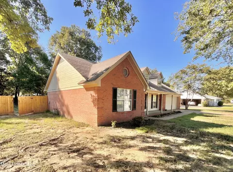 103 Keestone Dr, Senatobia, MS 38668 photo 2