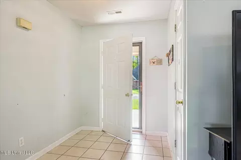 Entry Way - 680 Timber Cv, Hernando, MS 38632 photo 1 of 1