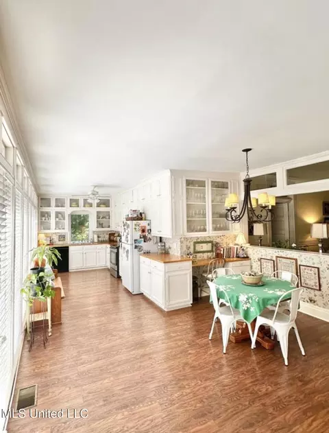 Kitchen - 321 W Chippewa St, Brookhaven, MS 39601 photo 1 of 6