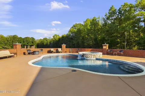 Exterior - 3375 N Ratliff Rd, Jackson, MS 39209 photo 12 of 18