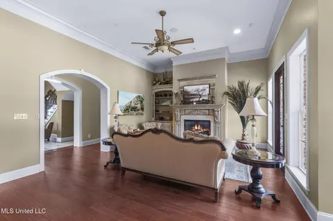 Living - 3375 N Ratliff Rd, Jackson, MS 39209 photo 4 of 5