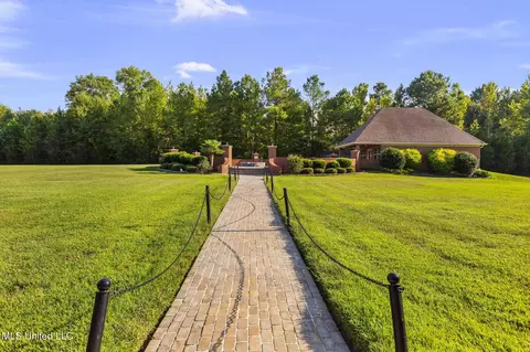 Exterior - 3375 N Ratliff Rd, Jackson, MS 39209 photo 9 of 18