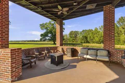 Exterior - 3375 N Ratliff Rd, Jackson, MS 39209 photo 15 of 18