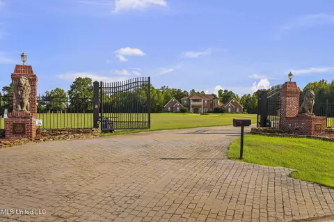 Exterior - 3375 N Ratliff Rd, Jackson, MS 39209 photo 2 of 18