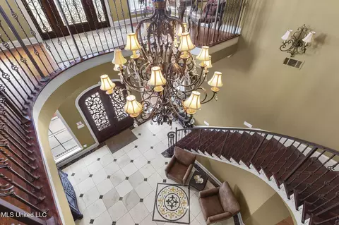 Entry Way - 3375 N Ratliff Rd, Jackson, MS 39209 photo 20 of 23