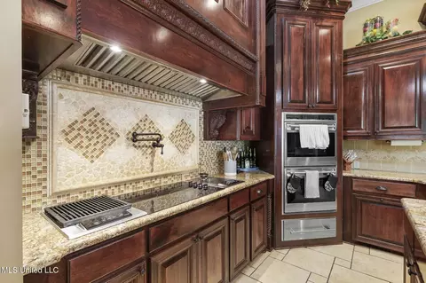 Kitchen - 3375 N Ratliff Rd, Jackson, MS 39209 photo 4 of 6