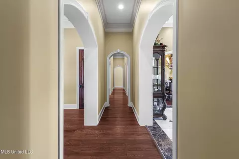 Entry Way - 3375 N Ratliff Rd, Jackson, MS 39209 photo 12 of 23