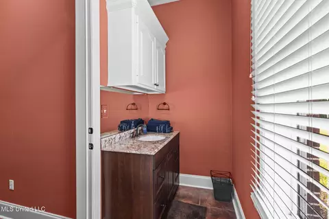 Bath - 3375 N Ratliff Rd, Jackson, MS 39209 photo 7 of 13