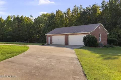 Exterior - 3375 N Ratliff Rd, Jackson, MS 39209 photo 5 of 18