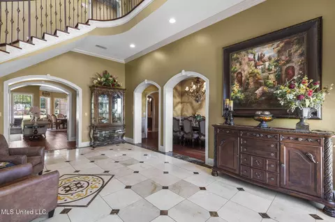 Entry Way - 3375 N Ratliff Rd, Jackson, MS 39209 photo 5 of 23