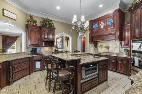 Kitchen - 3375 N Ratliff Rd, Jackson, MS 39209 photo 1 of 6