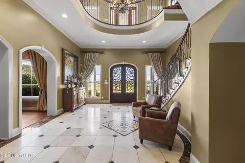 Entry Way - 3375 N Ratliff Rd, Jackson, MS 39209 photo 2 of 23