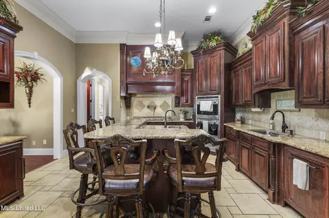 Kitchen - 3375 N Ratliff Rd, Jackson, MS 39209 photo 2 of 6