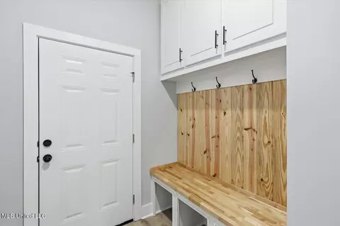 Entry Way - 408 Lennon Ln, Brandon, MS 39047 photo 3 of 3