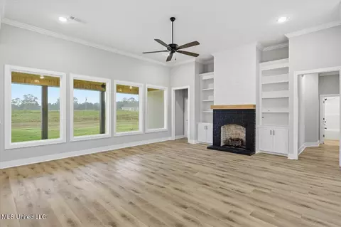 Living - 408 Lennon Ln, Brandon, MS 39047 photo 3 of 5