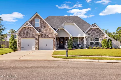 748 Malpass Landing Dr, Biloxi, MS 39532