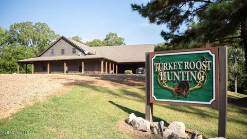 571 Smith Rd, Woodville, MS 39669