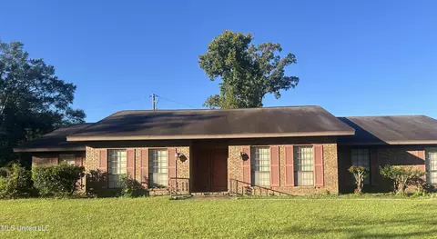 501 Oakbrook Dr, Mccomb, MS 39648