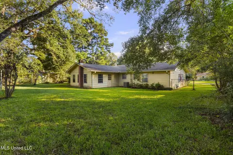 Exterior - 220 Beechcrest Dr, Jackson, MS 39211 photo 5 of 8