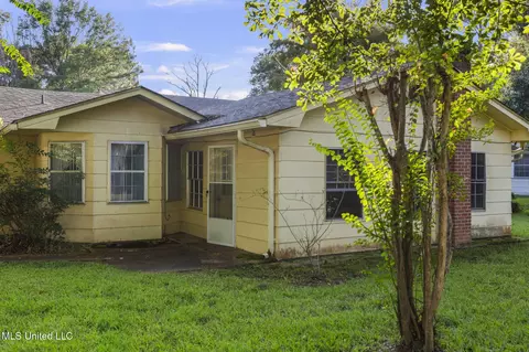 Exterior - 220 Beechcrest Dr, Jackson, MS 39211 photo 7 of 8