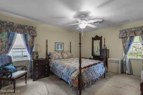 Bedroom - 220 Beechcrest Dr, Jackson, MS 39211 photo 1 of 6