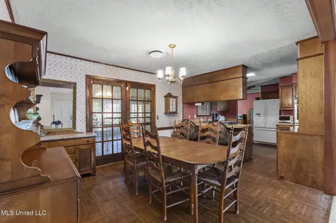 Dining - 220 Beechcrest Dr, Jackson, MS 39211 photo 1 of 2