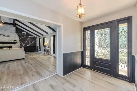 Entry Way - 28 Deerfield Dr, Madison, MS 39110 photo 1 of 4