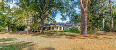 Exterior - 28 Deerfield Dr, Madison, MS 39110 photo 2 of 5