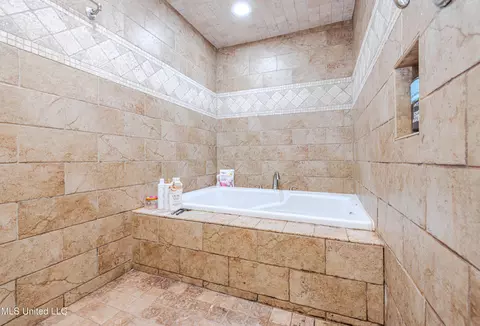 Bath - 28 Deerfield Dr, Madison, MS 39110 photo 8 of 8