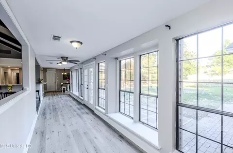 Entry Way - 28 Deerfield Dr, Madison, MS 39110 photo 3 of 4