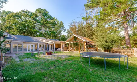 Exterior - 28 Deerfield Dr, Madison, MS 39110 photo 4 of 5