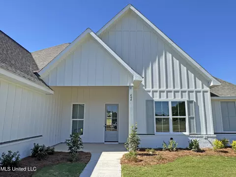 Exterior - 404 Lennon Ln, Brandon, MS 39047 photo 4 of 8