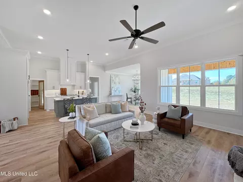 Living - 404 Lennon Ln, Brandon, MS 39047 photo 2 of 2