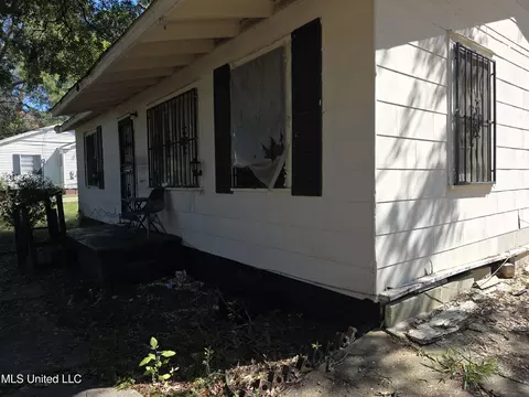 5063 Sharp St, Jackson, MS 39209