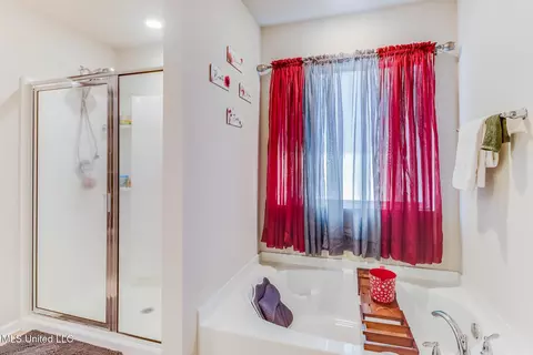 Bath - 1012 Enclave Cir, Long Beach, MS 39560 photo 2 of 2
