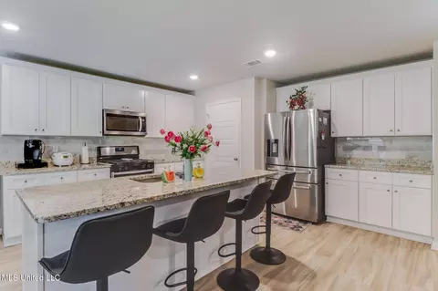 Kitchen - 1012 Enclave Cir, Long Beach, MS 39560 photo 1 of 4