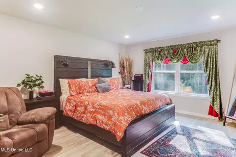 Bedroom - 1012 Enclave Cir, Long Beach, MS 39560 photo 5 of 6