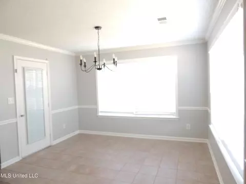 Dining - 400 S Timber Way, Hernando, MS 38632 photo 2 of 2