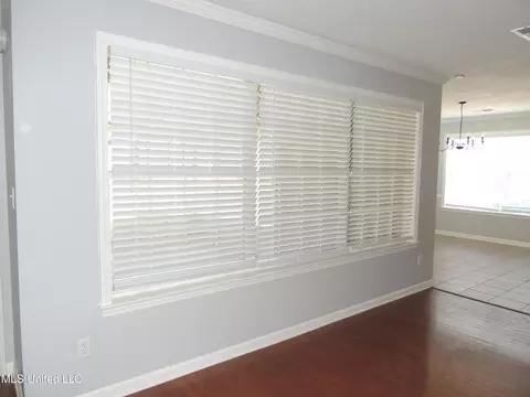 Living - 400 S Timber Way, Hernando, MS 38632 photo 6 of 6