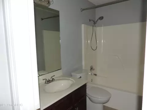 Bath - 400 S Timber Way, Hernando, MS 38632 photo 6 of 6