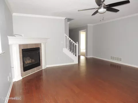 Living - 400 S Timber Way, Hernando, MS 38632 photo 2 of 6