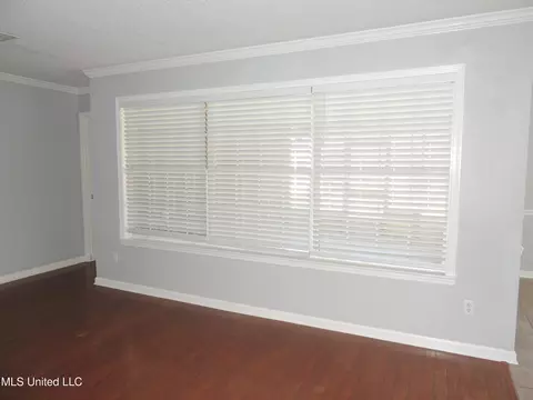 Living - 400 S Timber Way, Hernando, MS 38632 photo 4 of 6
