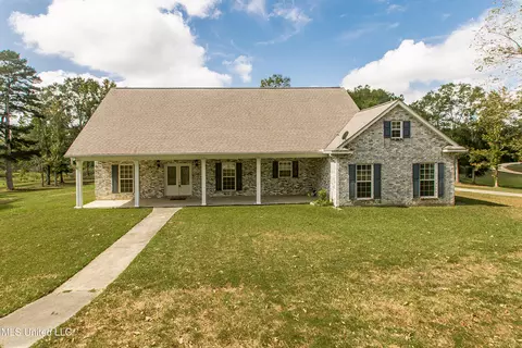 29 E Twin Oaks Ln, Carriere, MS 39426